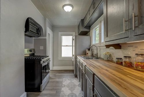 5808 38th St, Milwaukee WI  53209-4024 exterior