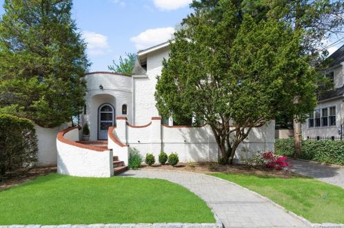 1096 Grant Ave, New Rochelle, NY 10803-3441