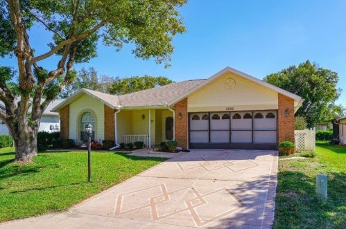2602 Hidden Pines Dr, Brooksville, FL 34606-3414