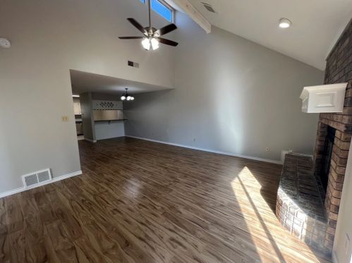 111 Wilshire Dr, Euless TX  76040-4101 exterior