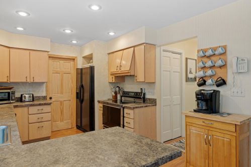 5 Wildwood Dr, Ellsworth NH  03223-4260 exterior