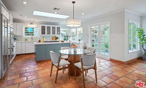 3531 Coldwater Canyon Ave, North Hollywood CA  91604-4060 exterior