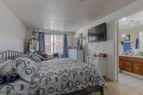 458 Lingard St, Lancaster CA 93535-3121 exterior