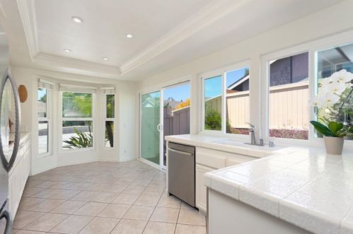 7312 Esfera St, Carlsbad, CA 92009-7820