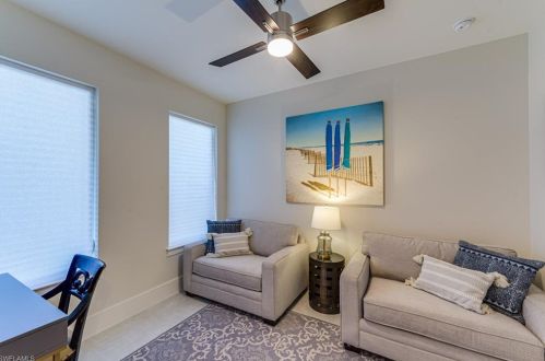 674 101st Ave, Naples, FL 34108-3241