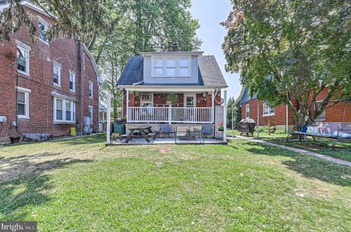 48 4th St, Mount Wolf, PA 17347-9500