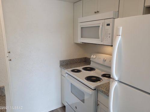 1620 Wilmot Rd, Tucson AZ  11110-4457 exterior