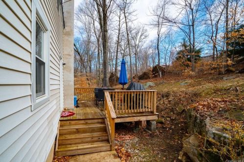 7 Xenia Rd, Patterson NY  12563-1812 exterior