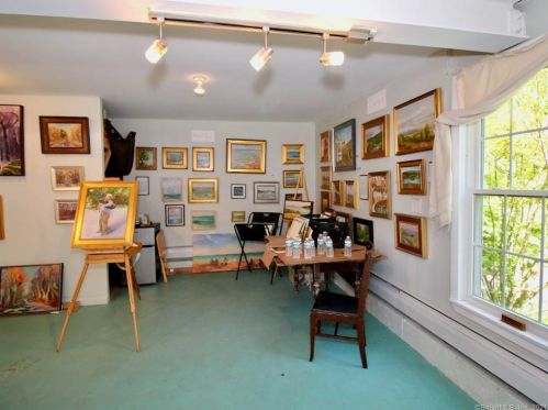 310 Main St, Wallingford CT  06492-2232 exterior