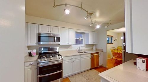 2399 High Oak Dr, Pittsburgh, PA 15220-3914
