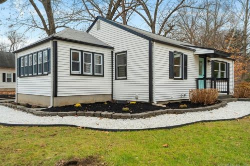 174 Spring St, Windsor Locks CT  06096-1732 exterior