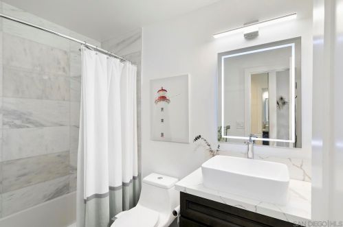 5702 Bakewell St, San Diego CA 92117-4044 exterior