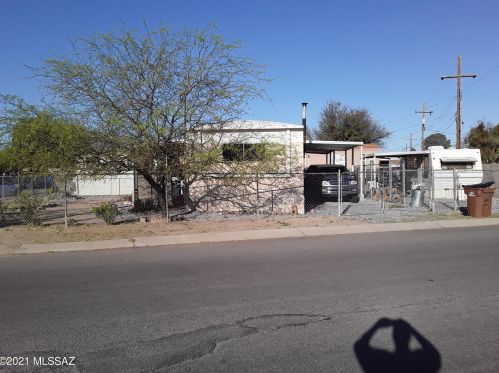 2702 Sahara St, Tucson, AZ 85705-1156