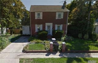 60 Grenada Ave, Roosevelt, NY 11575-1121