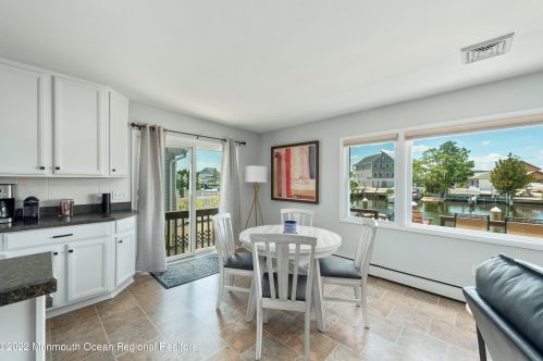 32 Royal Dr, Bricktown NJ  08723-6731 exterior