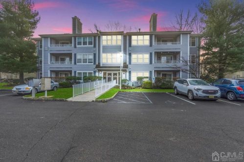 2206 Candlelight Ct, Helmetta, NJ 08828-1148