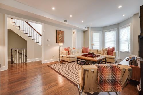 221 Oak St, Union City, NJ 07086-5611