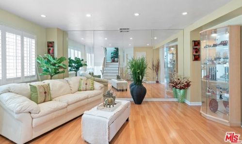 13719 Doty Ave, Hawthorne, CA 90250-9518