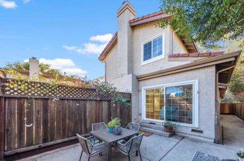 574 Hacienda Ave, Campbell CA 95008-6322 exterior