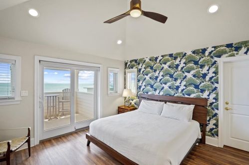 1564 Gulf Bch Dr, Saint George Island FL  32328-3106 exterior