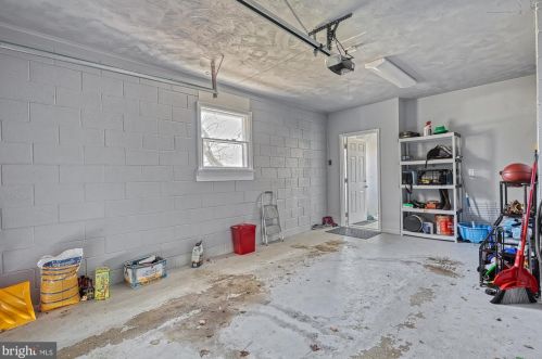48 Valley Rd, Hummelstown PA  17036-9723 exterior