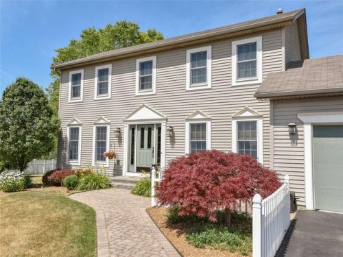 1113 Erie Street Rd, Macedon, NY 14502-9729