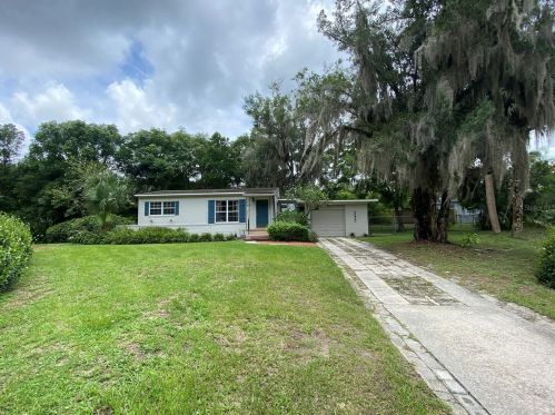 612 University Ave, Deland, FL 32720-3247