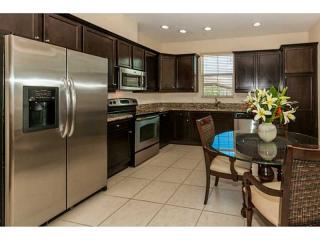 8156 Cascada Isles Dr, Hollywood, FL 33024-8574