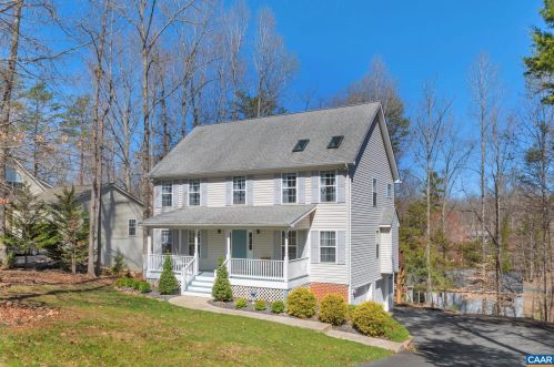 294 Jefferson Dr, Bybee, VA 22963-2606