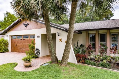 3805 Parkway Blvd, Land O Lakes, FL 34639-4227