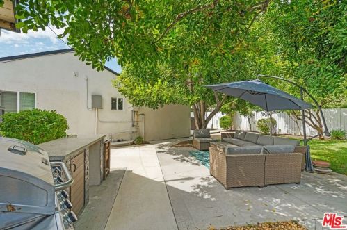 4841 Tyrone Ave, Van Nuys CA 91401-5126 exterior