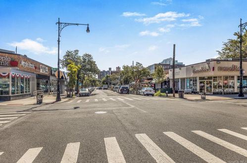 2575 Palisade Ave, Bronx NY  10463-6101 exterior