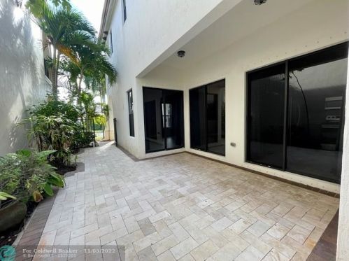8359 38th St, Hollywood FL  33024-3130 exterior