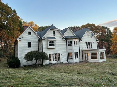 105 Old Grassy Hill Rd, Woodbury, CT 06798-2635