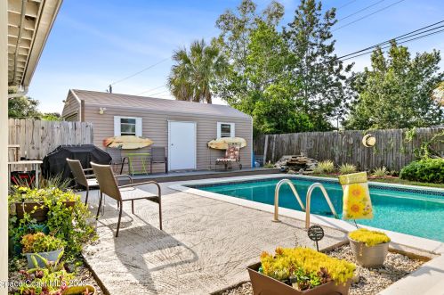 2002 Ivy Dr, Cocoa FL 32922-5439 exterior