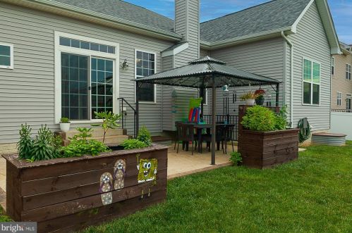 264 Burberry Ln, Charles Town WV  25414-5621 exterior