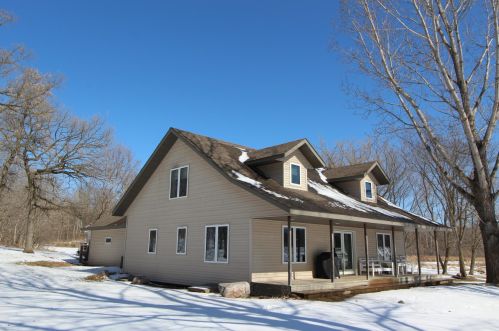 21286 345th St, Erhard, MN 56534-9577