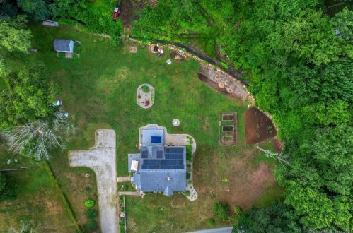 316 Chestnut Hill Rd, Colchester, CT 06415-2007