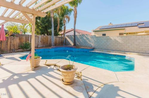 9004 Bremerton Ct, Bakersfield CA 93312-4441 exterior