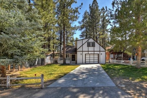 836 Angeles Blvd, Big Bear City, CA 92314-9581