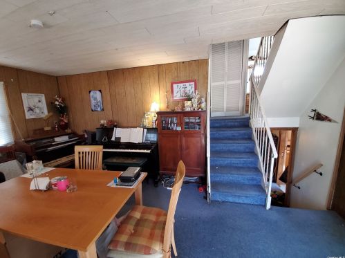 27 Wagon Ln, South Setauket, NY 11720-2533