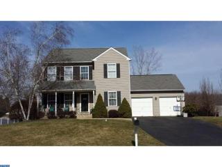 579 Charles Dr, Gilbertsville, PA 19525-9196