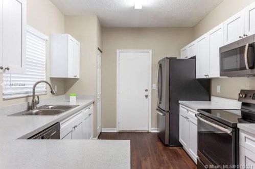 1398 106th Ave, Hollywood FL  33025-4789 exterior