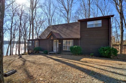 770 Driftwood Dr, Lobelville, TN 37097-4239