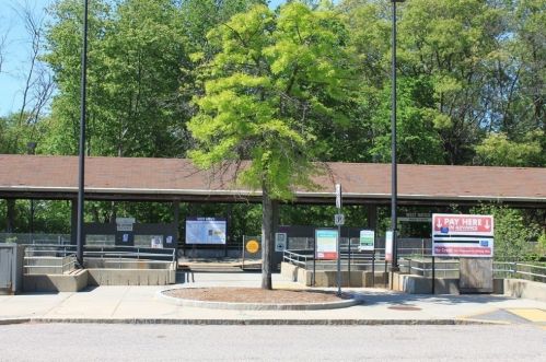 3 Village Rock Ln, Natick MA  01760-5705 exterior