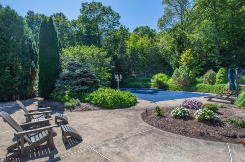 19 Marisa Ct, West Milford NJ  07480-3000 exterior