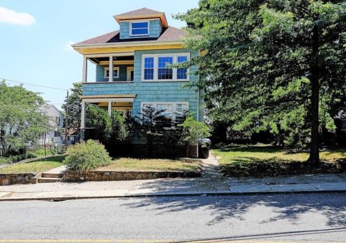 883 River Ave, Providence, RI 02908-1453