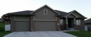 6828 Park Crest Dr, Omaha, NE 68133-2114