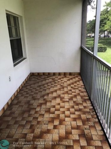 1551 135th Ter, Hollywood FL  33027-1877 exterior