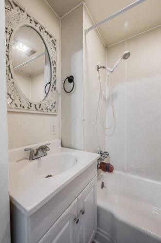 261 Elm St, Marion OH  43302-4218 exterior